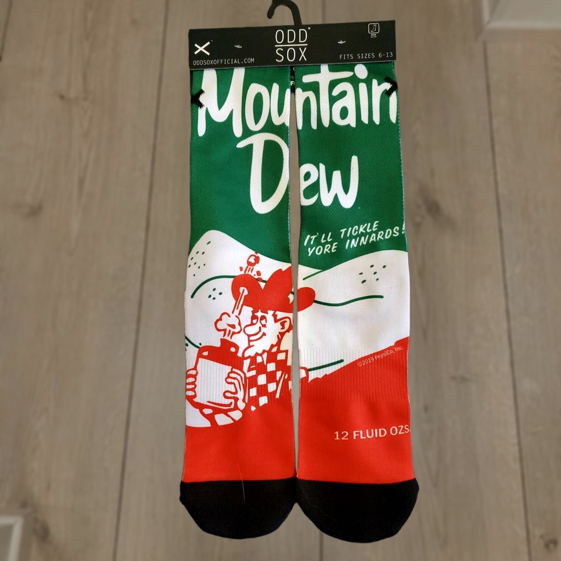 Logo 7 VINTAGE Mountain Dew Odd Sox Crew Socks 6-13 Men Green White Red Logo 90s/Retro Mens Size ONE SIZE - 1 Thumbnail