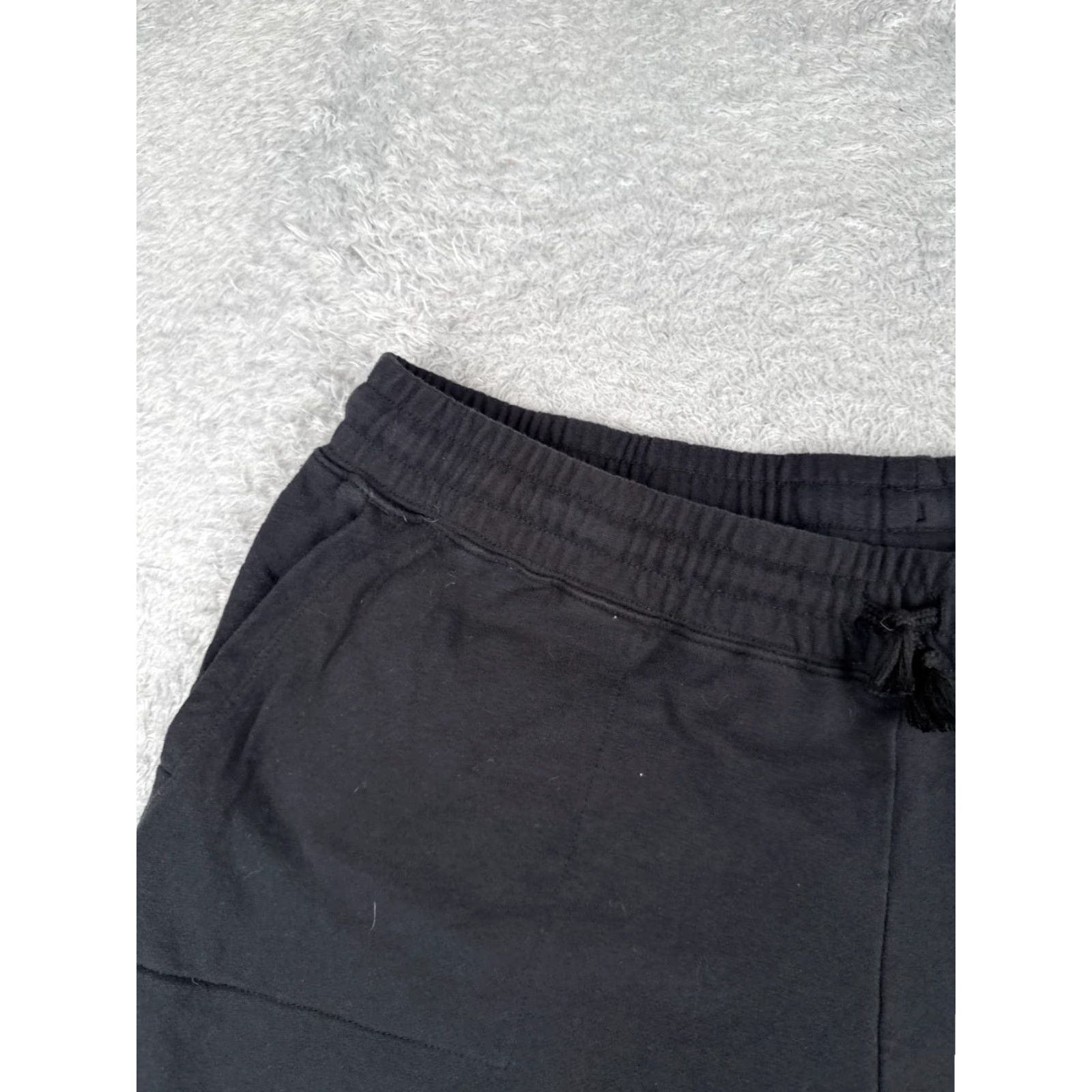 The North Face The North Face Short Women 2XL Black Sweat Elastic Waist French Terry Cotton Size 40" / US 18 - 4 Thumbnail