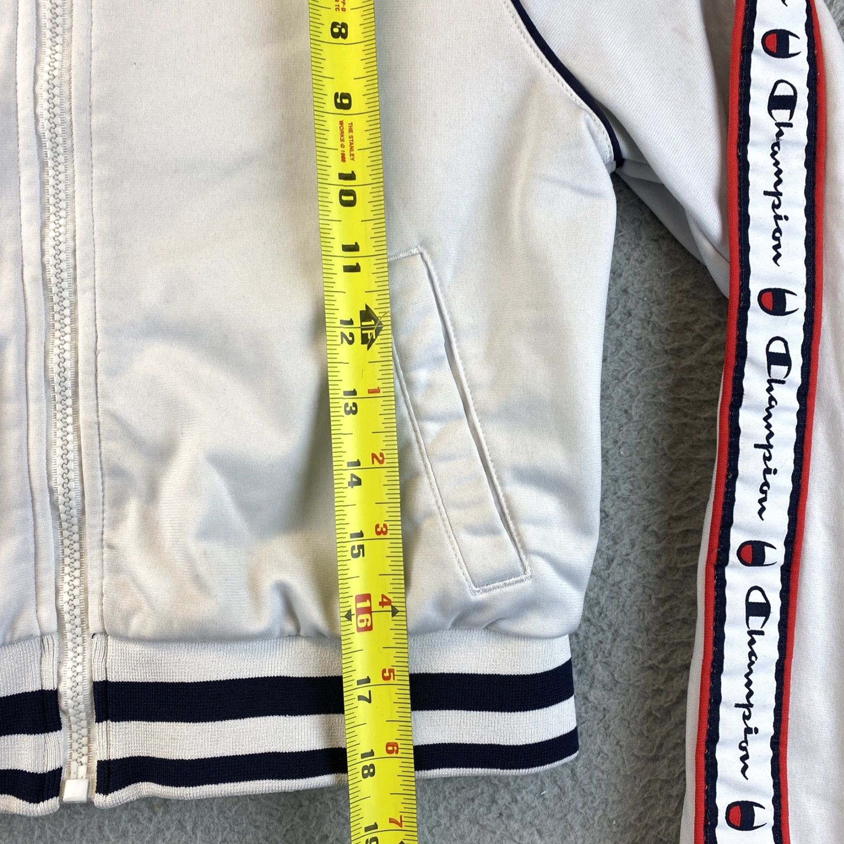 Champion Champion Jacket Womens XS Zip Up Long Sleeve Cropped Spell Out White Red Full Zip Size XS / US 0-2 / IT 36-38 - 7 Thumbnail