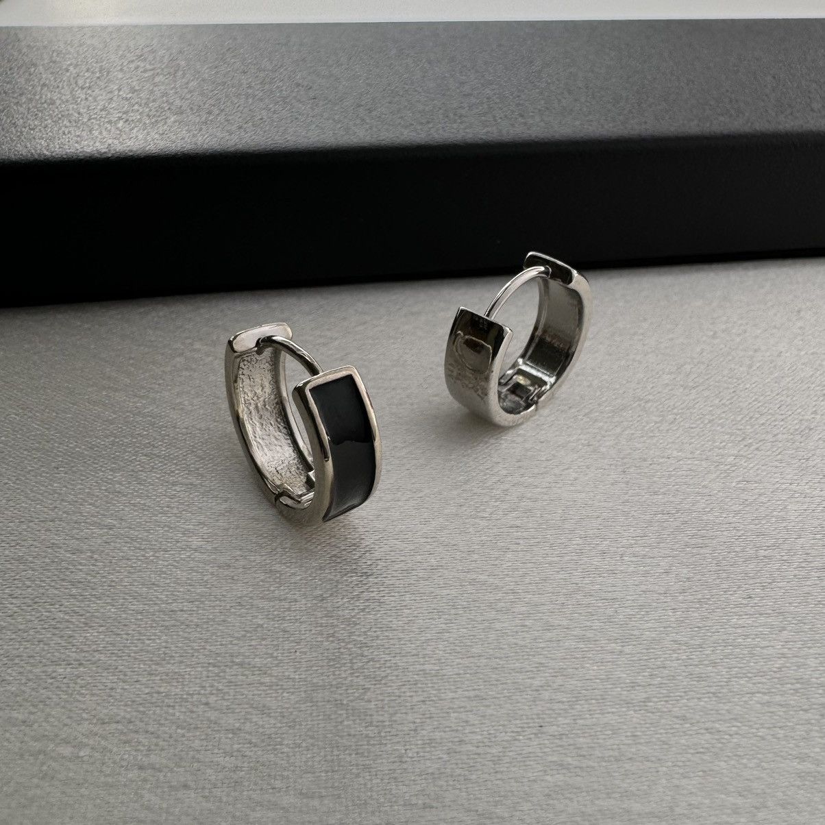 Other Small Hoop Earrings for Men Women Hip Hop Unisex Style Size ONE SIZE - 3 Thumbnail