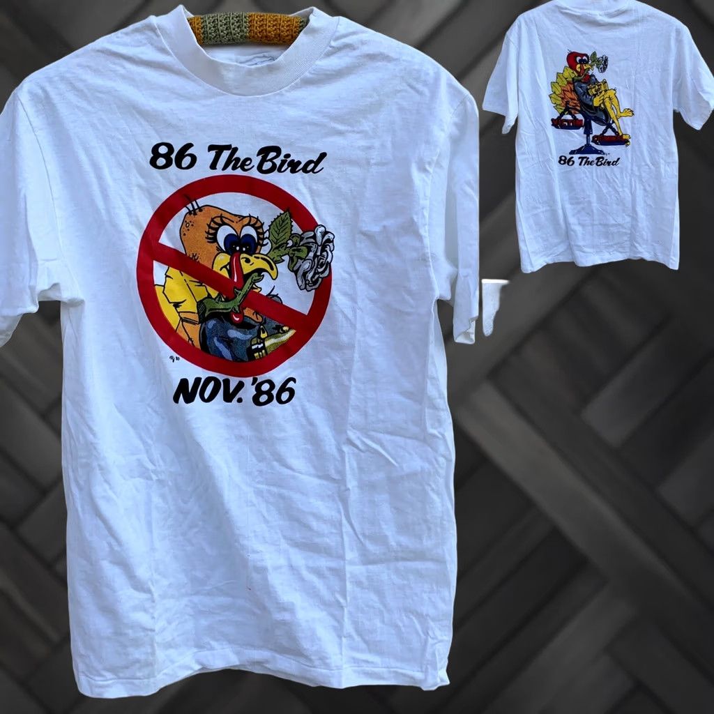 Hanes VINTAGE Hanes 86 The Bird Nov. ‘86 LET ‘EM GO! VICTIM CRIMINAL T Shirt M White 100% Cotton Short Sleeve Graphic Tee Mens Vintage 1980s Size US M / EU 48-50 / 2 - 1 Thumbnail