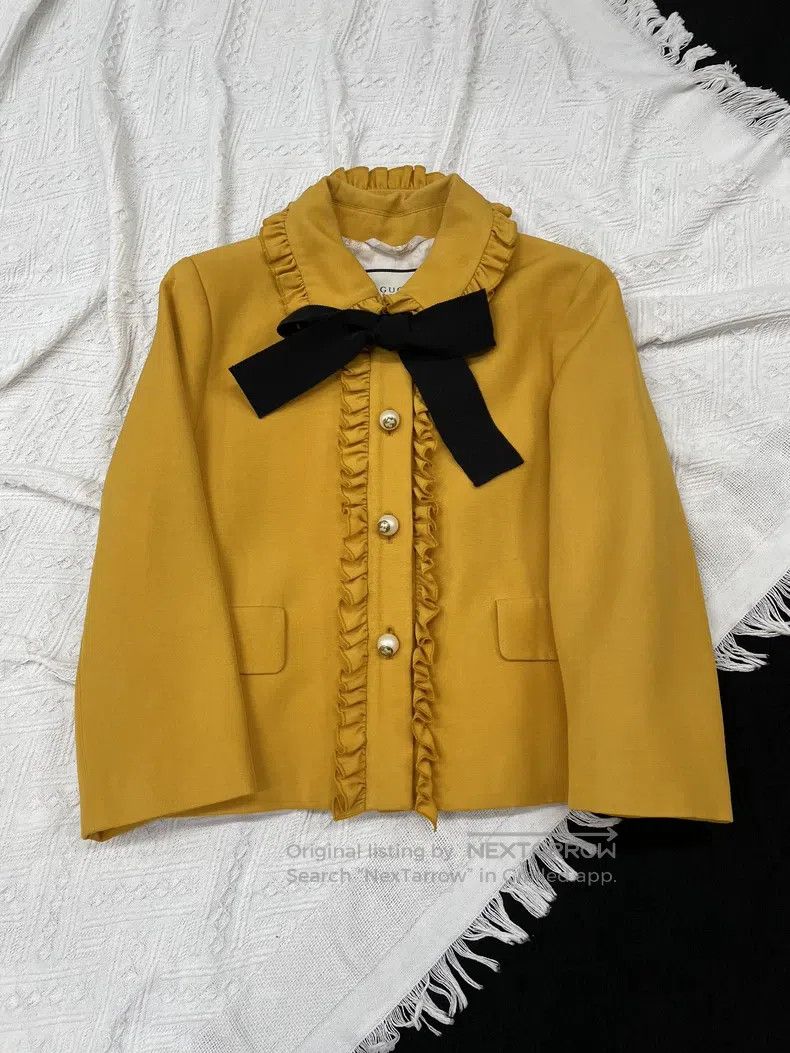 Gucci Yellow pearl button jacket
