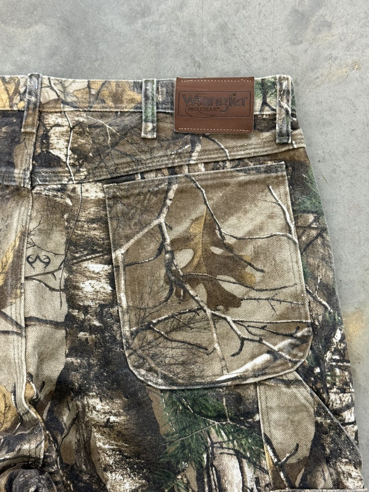 Wrangler Wrangler Realtree Camo Jean Pants USA 2000s 38W Vintage Size US 38 / EU 54 - 9 Thumbnail