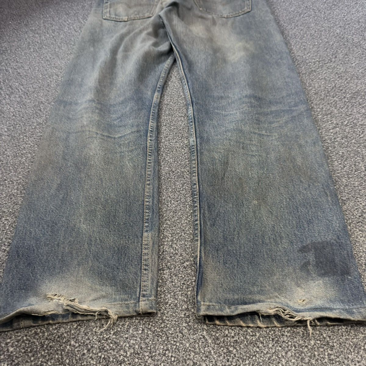 Levi's Vintage Clothing 🇺🇸 Vintage 1997 Levis 501 Super Distressed Dirty Washed Denim Size US 33 - 12 Thumbnail