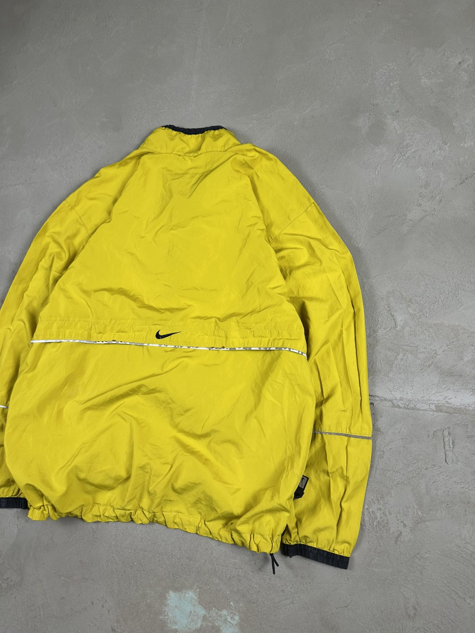 Nike 90s Vintage Nike Tracksuit Nylon Light Boxy Jacket Size US L / EU 52-54 / 3 - 12 Thumbnail