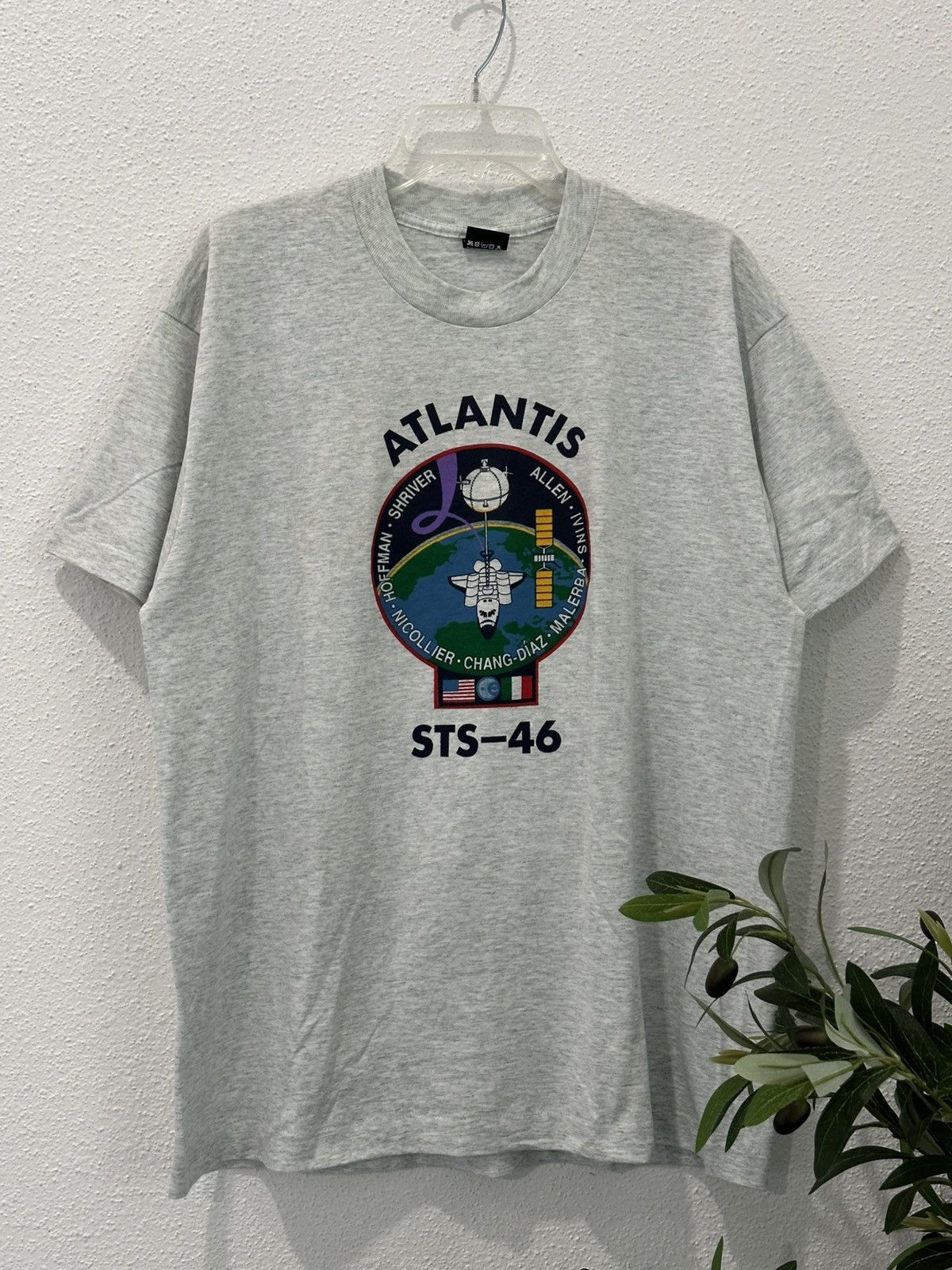 NASA Vintage 90s Deadstock Atlantis STS - 46 Space Tshirt NASA Size US XL / EU 56 / 4 - 3 Thumbnail