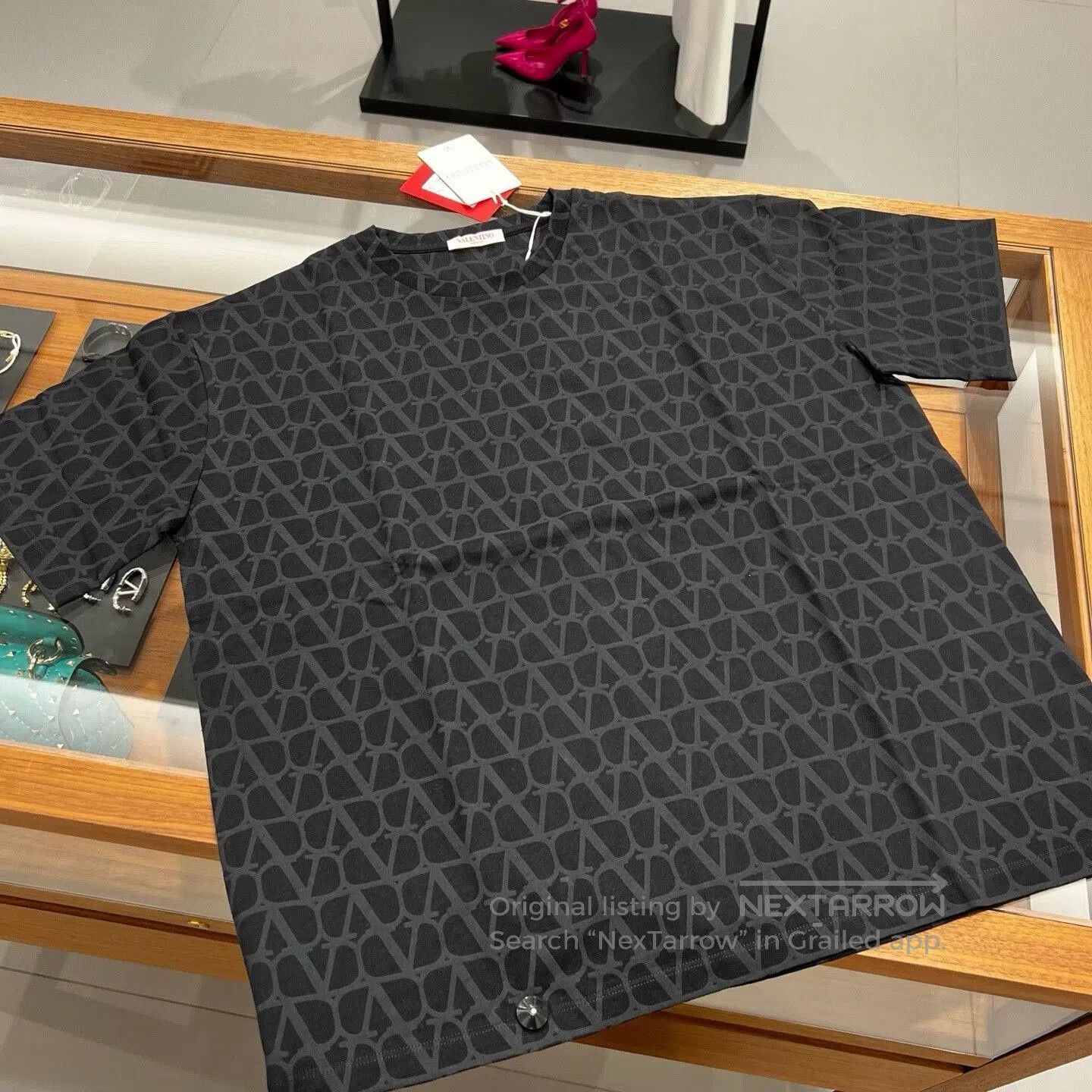 Valentino Valentino Men's Black Logo Loose T-shirt. Size US S / EU 44-46 / 1 - 1 Thumbnail