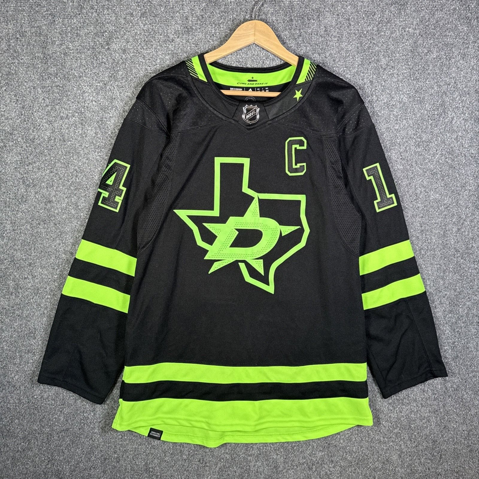 NHL Dallas Stars Jersey Mens 44 Jamie Benn #14 Black Hockey NHL Size US S / EU 44-46 / 1 - 1 Thumbnail