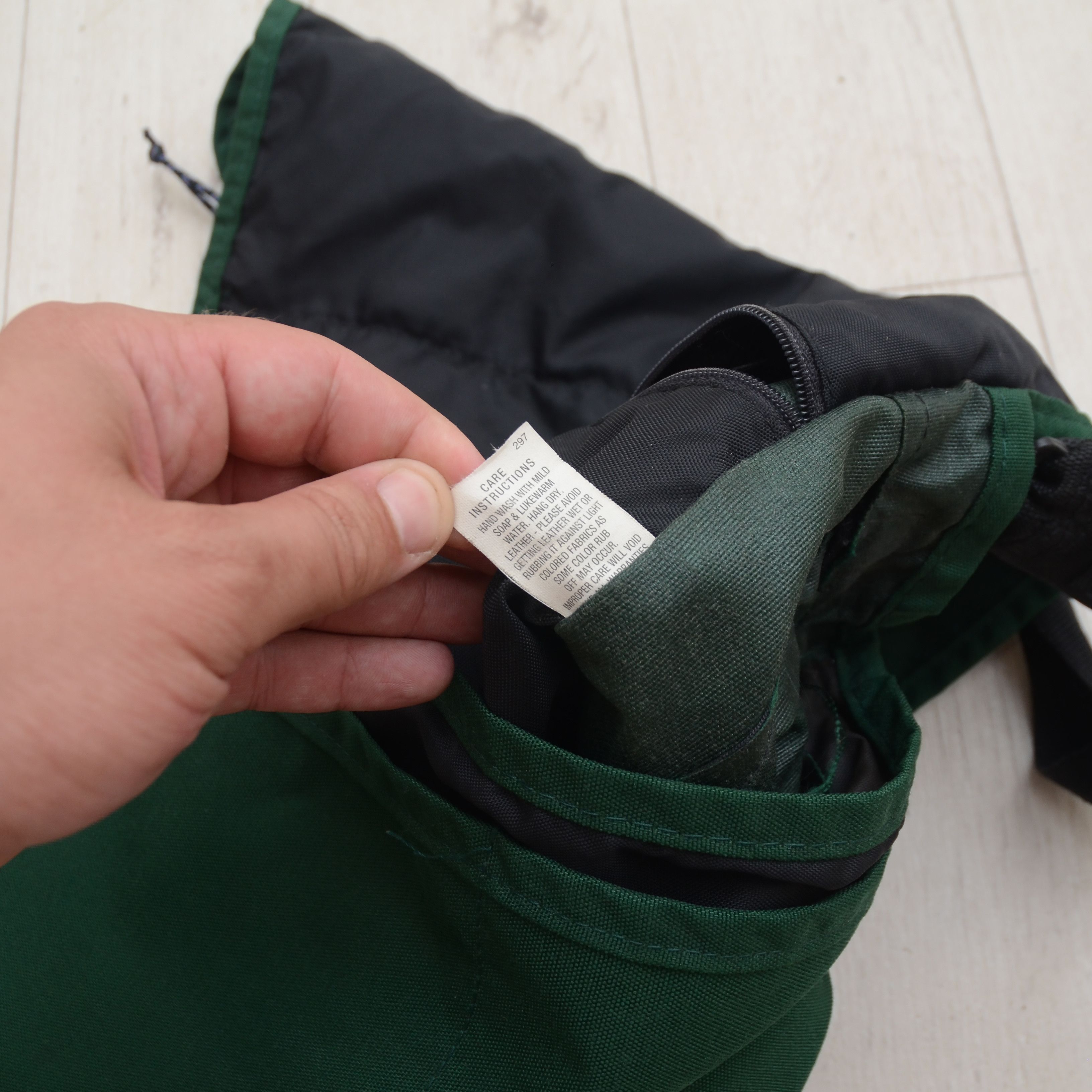 Eastpak Vintage Eastpak Teal Green Nylon Zipper Adjustable Made USA Size ONE SIZE - 11 Thumbnail