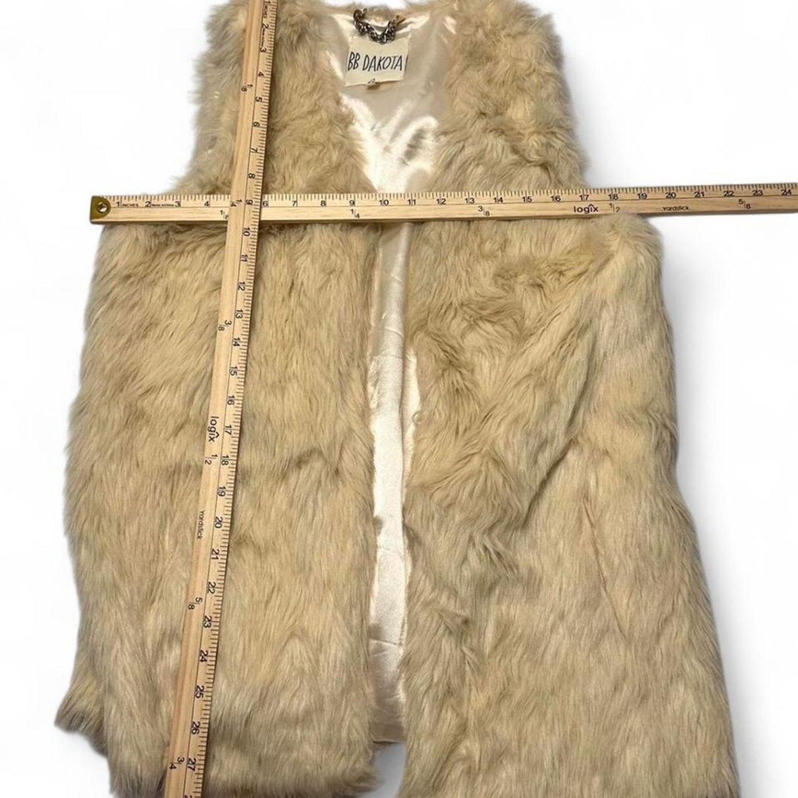 BB Dakota BB Dakota Cream fur vest silver chain detail size Medium Size M / US 6-8 / IT 42-44 - 4 Thumbnail