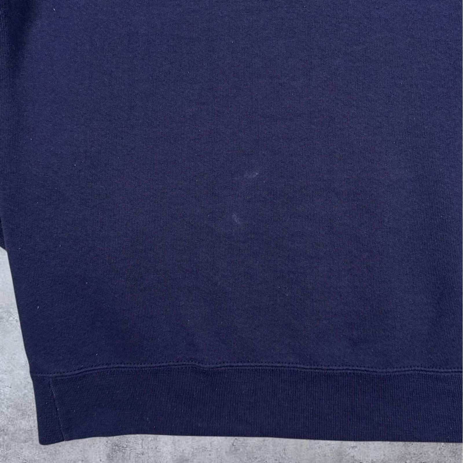 Fruit Of The Loom Vintage Hawaii Waikiki Beach Honolulu Embroidered Tourist Navy Blue Sweatshirt M Mens Pullover 21" Pit to Pit 27" Length 23" Shoulder to Cuff Size US M / EU 48-50 / 2 - 6 Thumbnail