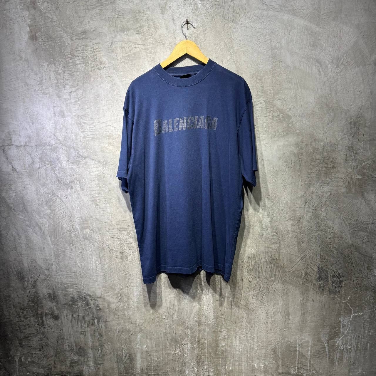Balenciaga Balenciaga Caps Distressed logo tee Size US XL / EU 56 / 4 - 1 Thumbnail
