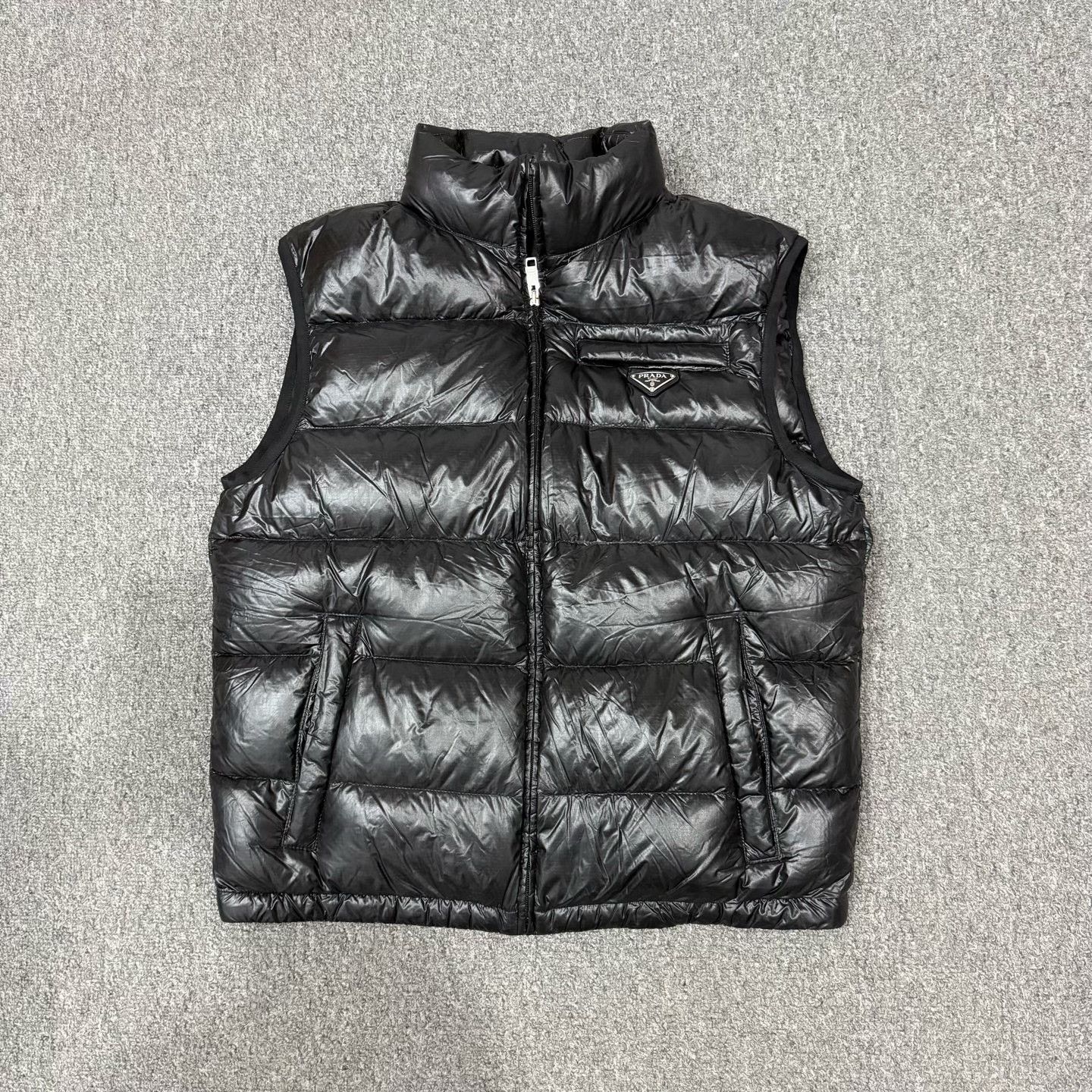 Prada Prada Black Triangle Logo Down Vest Size US L / EU 52-54 / 3 - 1 Thumbnail