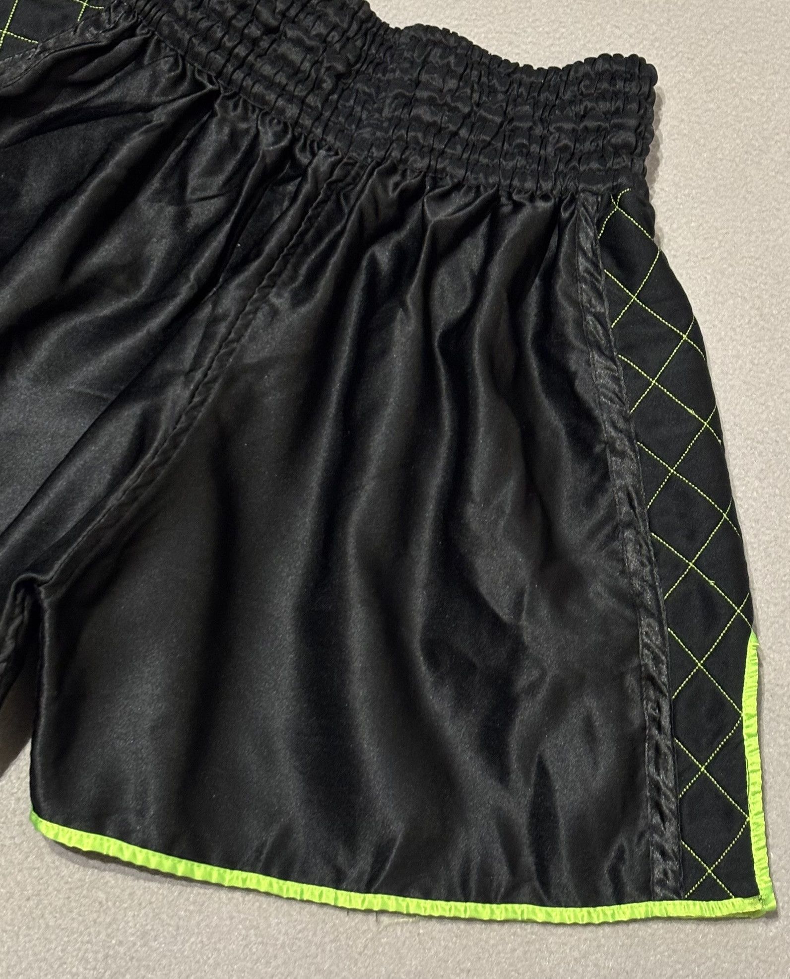 Other Islero Muaythai Thai Boxing MMA Sports Shorts Size L Size US 33 - 11 Thumbnail