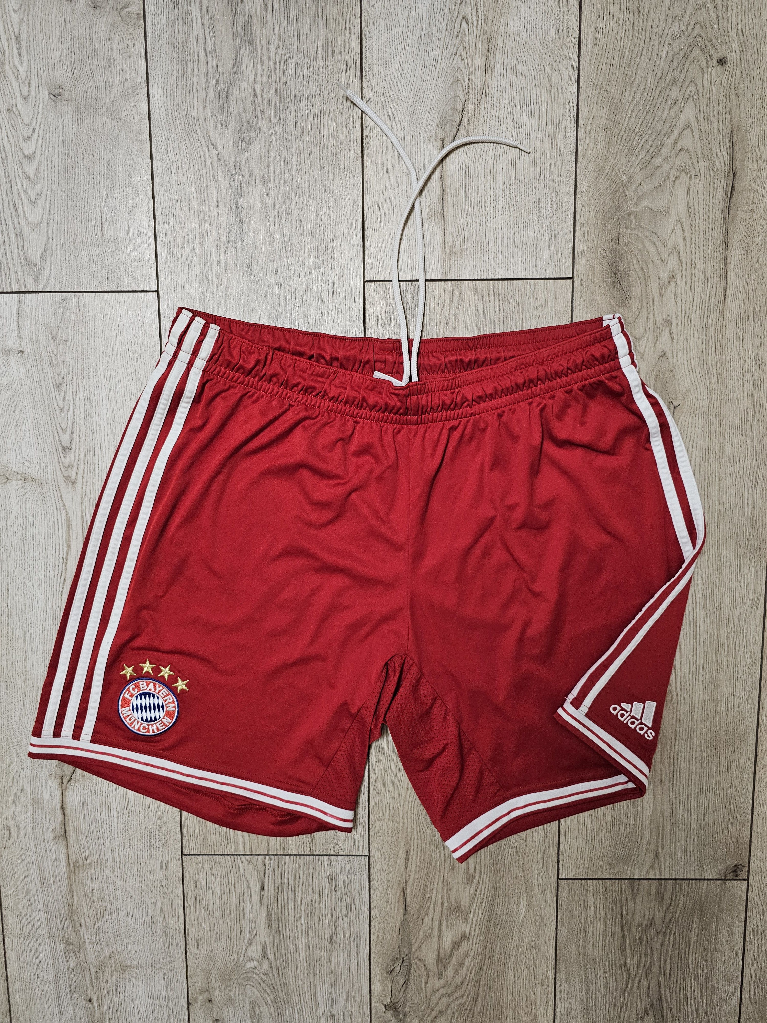 Adidas BAYERN MUNICH 2013 2014 HOME FOOTBALL SHORTS SOCCER SHORTS Size US 42 / EU 58 - 1 Thumbnail