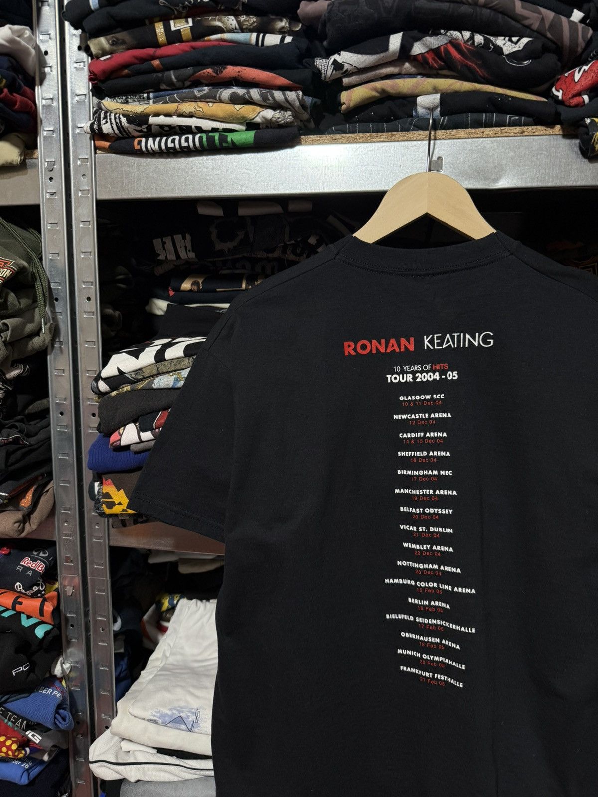 Vintage Ronan Keating Boyzone 10 Years Of This Tour 2004 T-Shirt Size US L / EU 52-54 / 3 - 4 Thumbnail