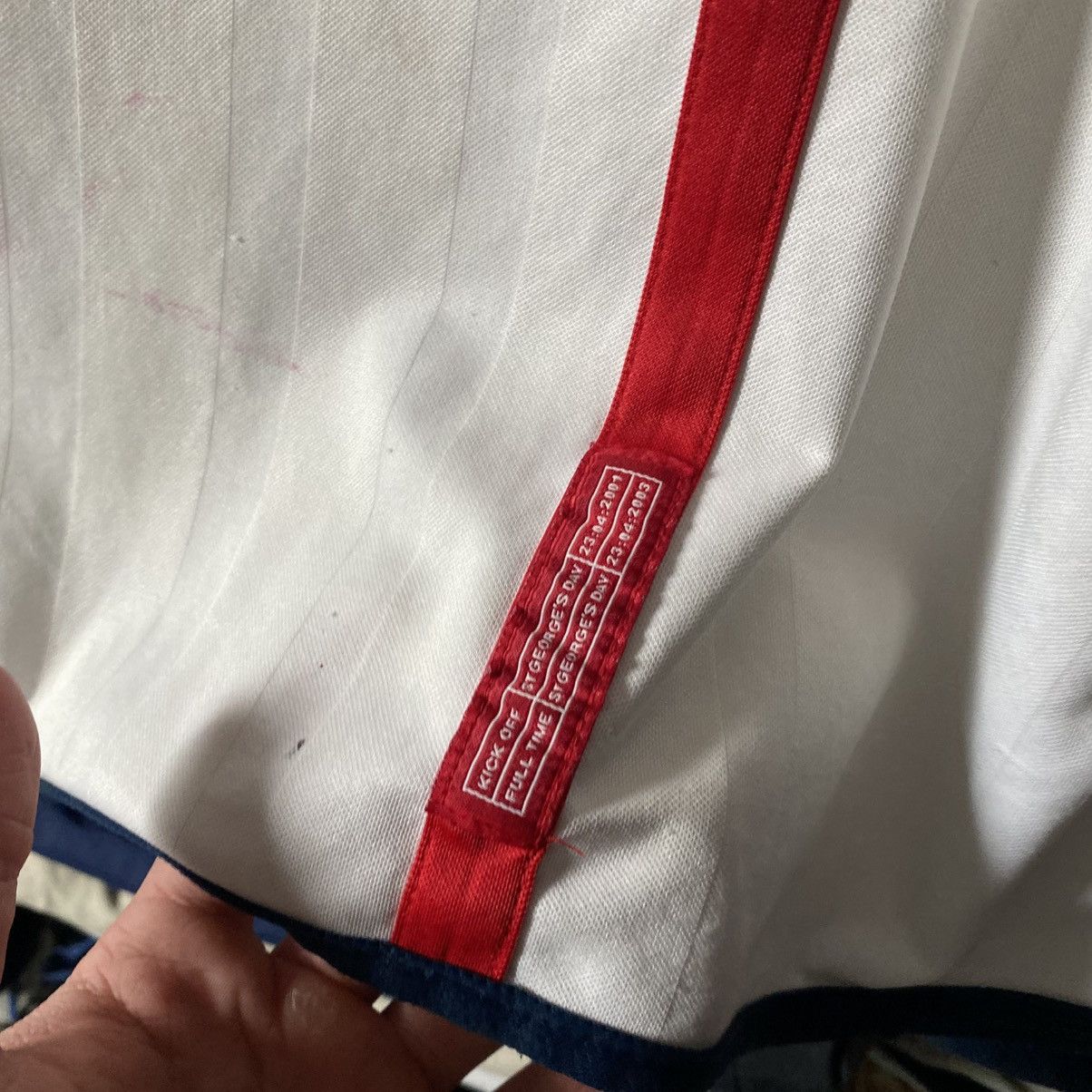 Umbro Vintage Umbro England National Soccer team 2001 jersey Size US XL / EU 56 / 4 - 7 Thumbnail