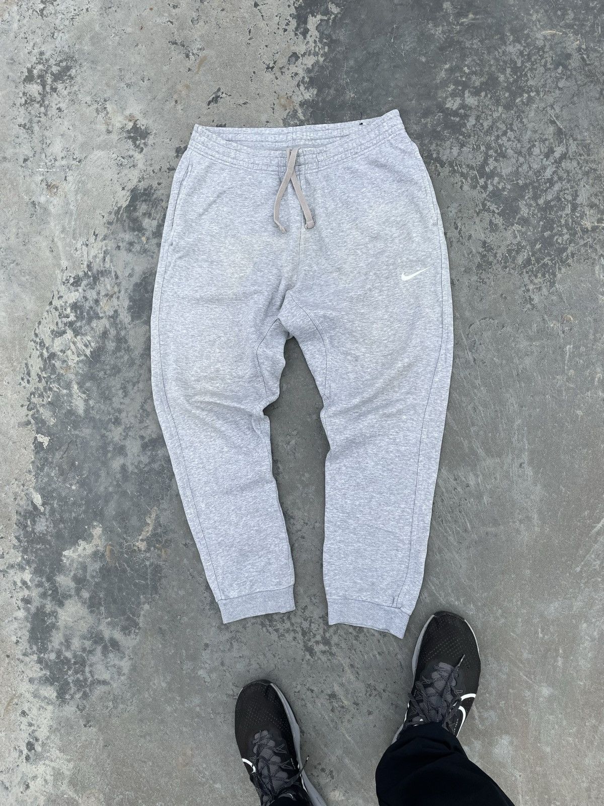 Nike Vintage Nike Grey Y2k Fleece Pants Joggers Streetwear Sk8 Size US 33 - 2 Thumbnail