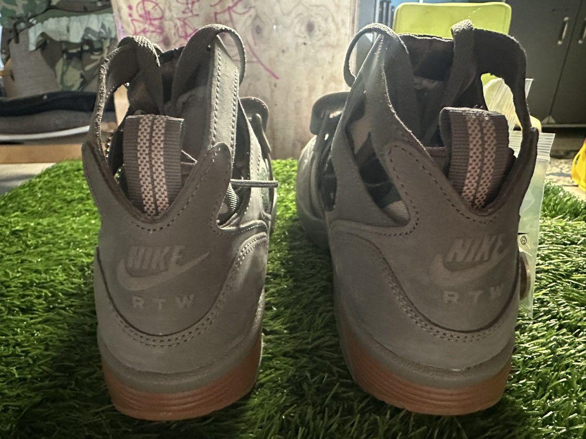 Corteiz × Nike Corteiz x Nike Air Trainer Huarache Gully Grey Size 9.5 M Size US 9.5 / EU 42-43 - 4 Thumbnail