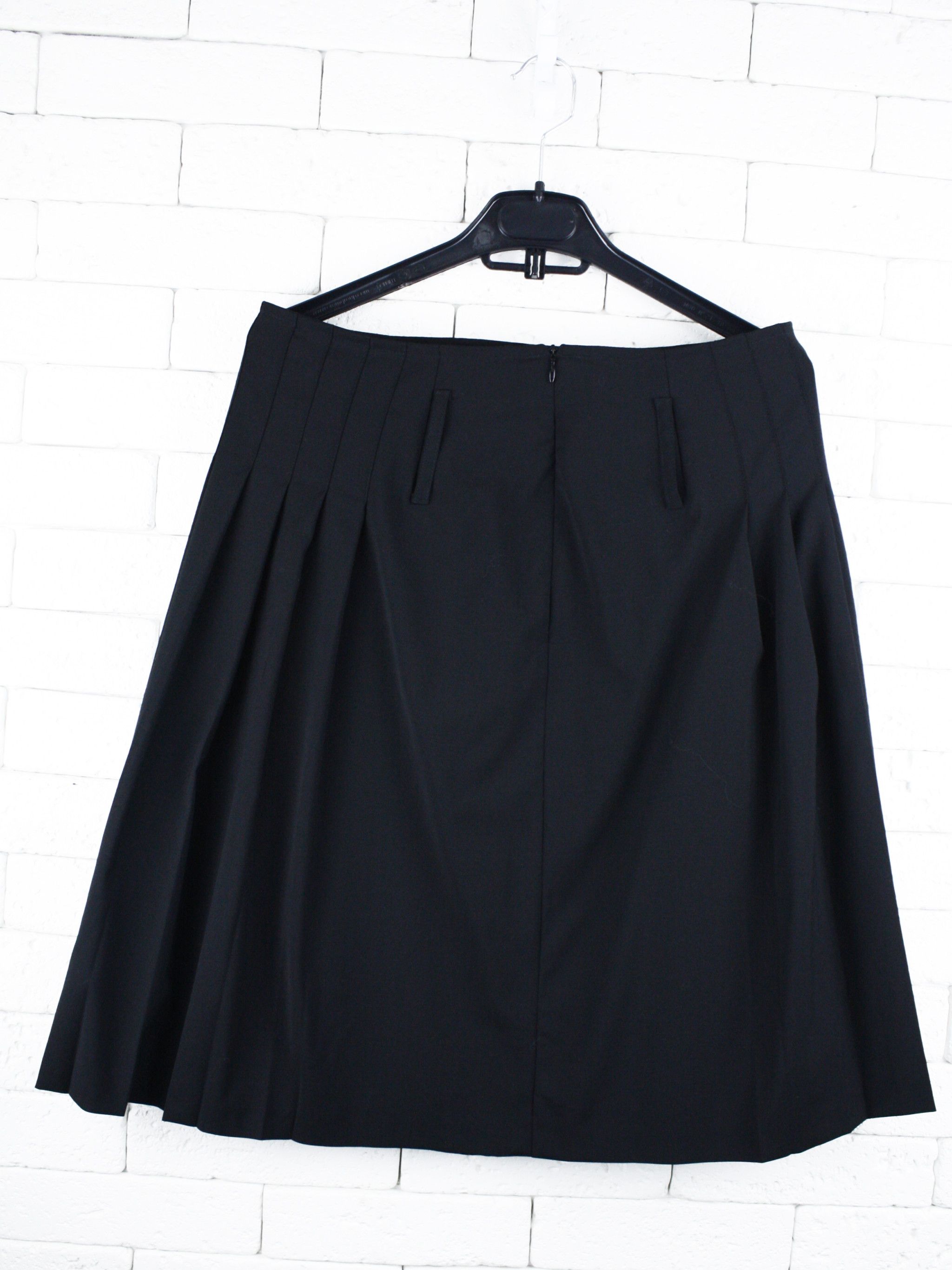 Burberry Burberry Skirt Black Pleated Size 28" / US 6 / IT 42 - 2 Thumbnail