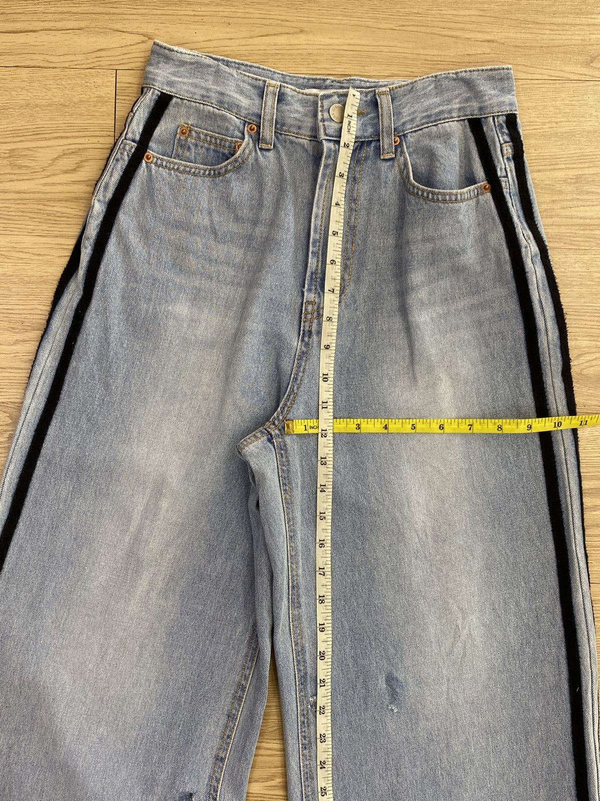 Japanese Brand Vintage Japanese Brand Blue Wash Style Side Line Jeans Size 26" / US 2 / IT 38 - 15 Thumbnail