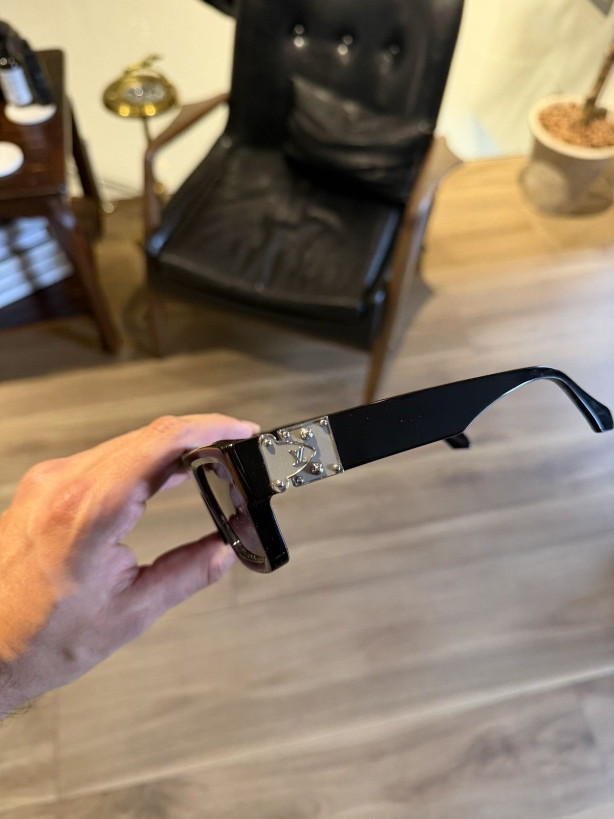 Louis Vuitton Louis Vuitton 1.1 Match Sunglasses - Black / Silver Hardware Size ONE SIZE - 4 Thumbnail