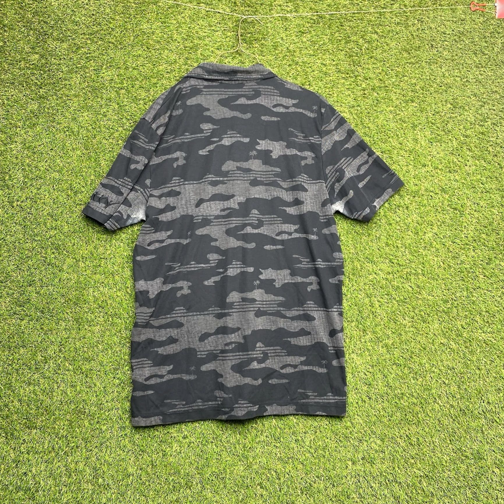 TravisMathew VINTAGE Travis Mathew Polo Shirt Mens Large Pima Cotton Blend Camouflage Palm Tree Golf Black Size US L / EU 52-54 / 3 - 2 Thumbnail