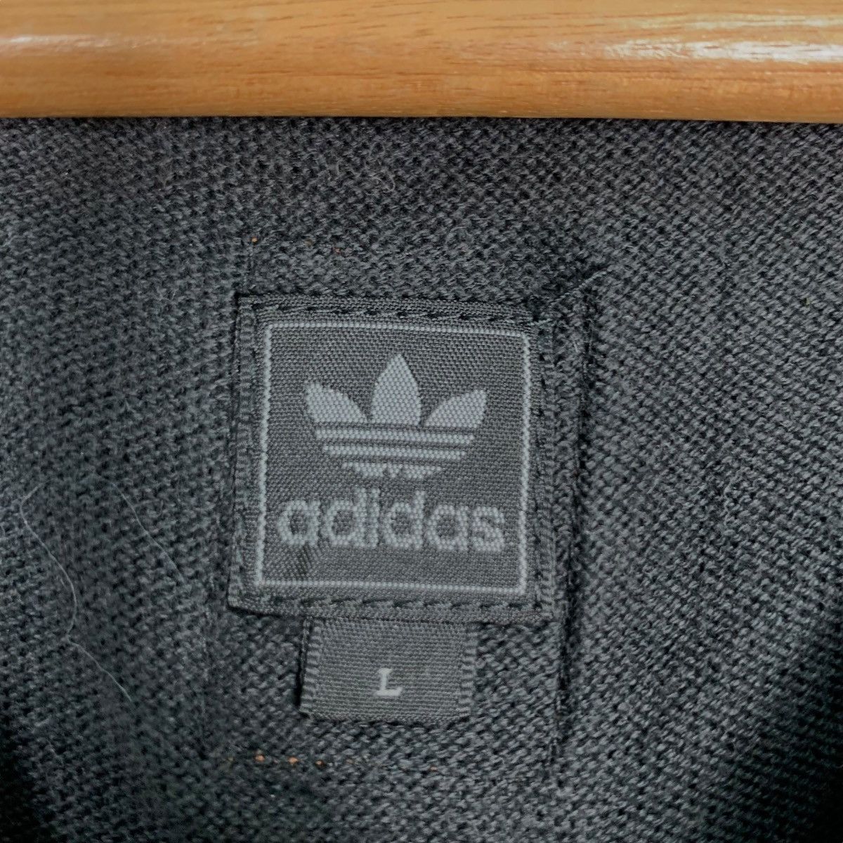 Adidas ADIDAS Trefoil Small Logo V Neck Sweater #1196-C54 Size US L / EU 52-54 / 3 - 11 Thumbnail
