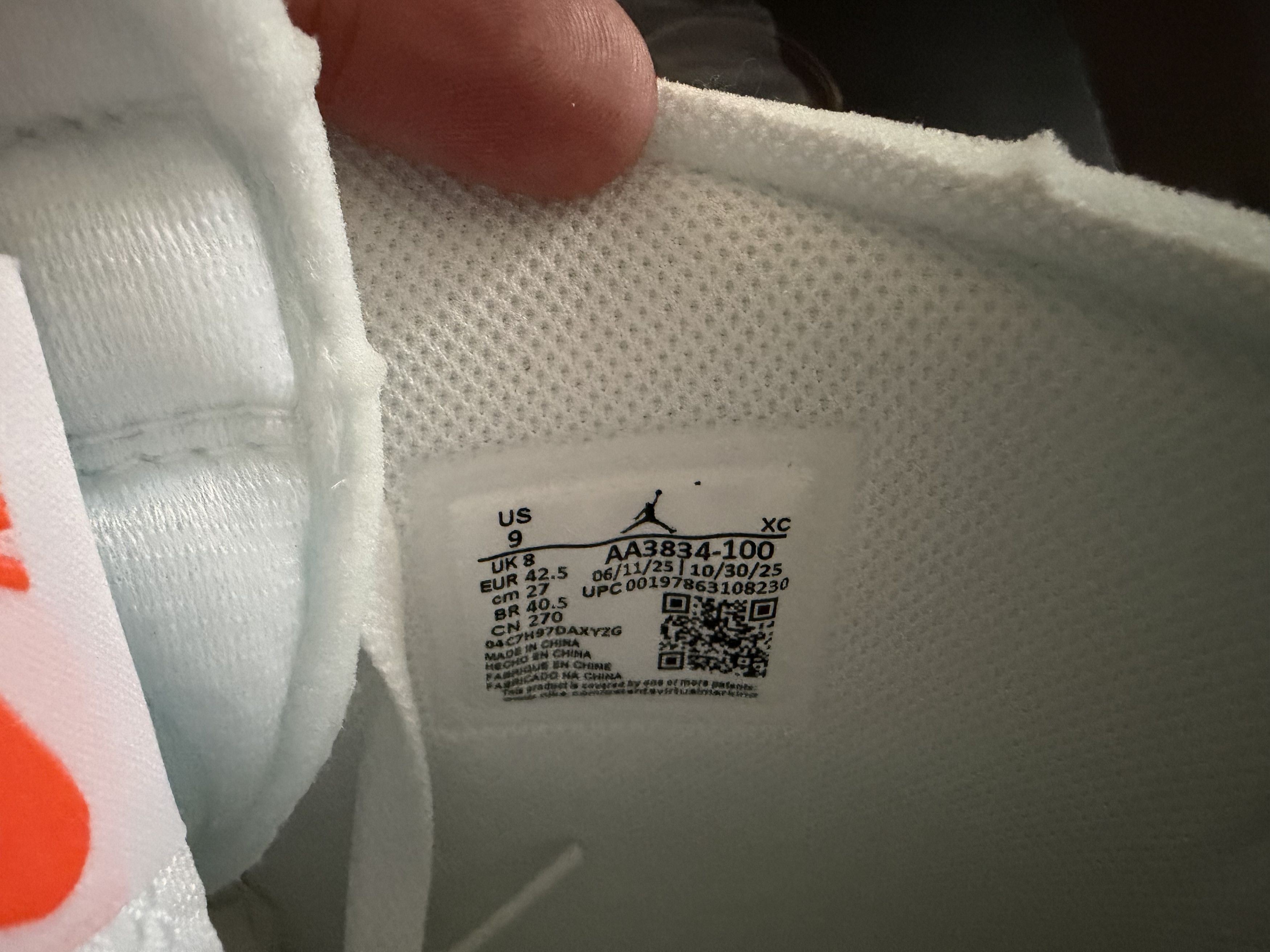 Jordan Brand × Off-White Air Jordan 1 High OG x V.A.A Size US 9 / EU 42 - 7 Thumbnail