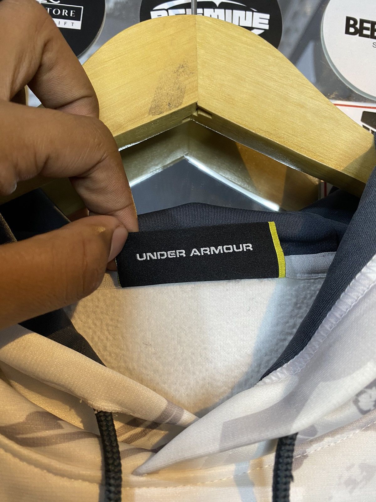 Under Armour × Vintage UNDER ARMOUR Cold Gear White & Gray Loose Camo StormX1 Size US XL / EU 56 / 4 - 3 Thumbnail