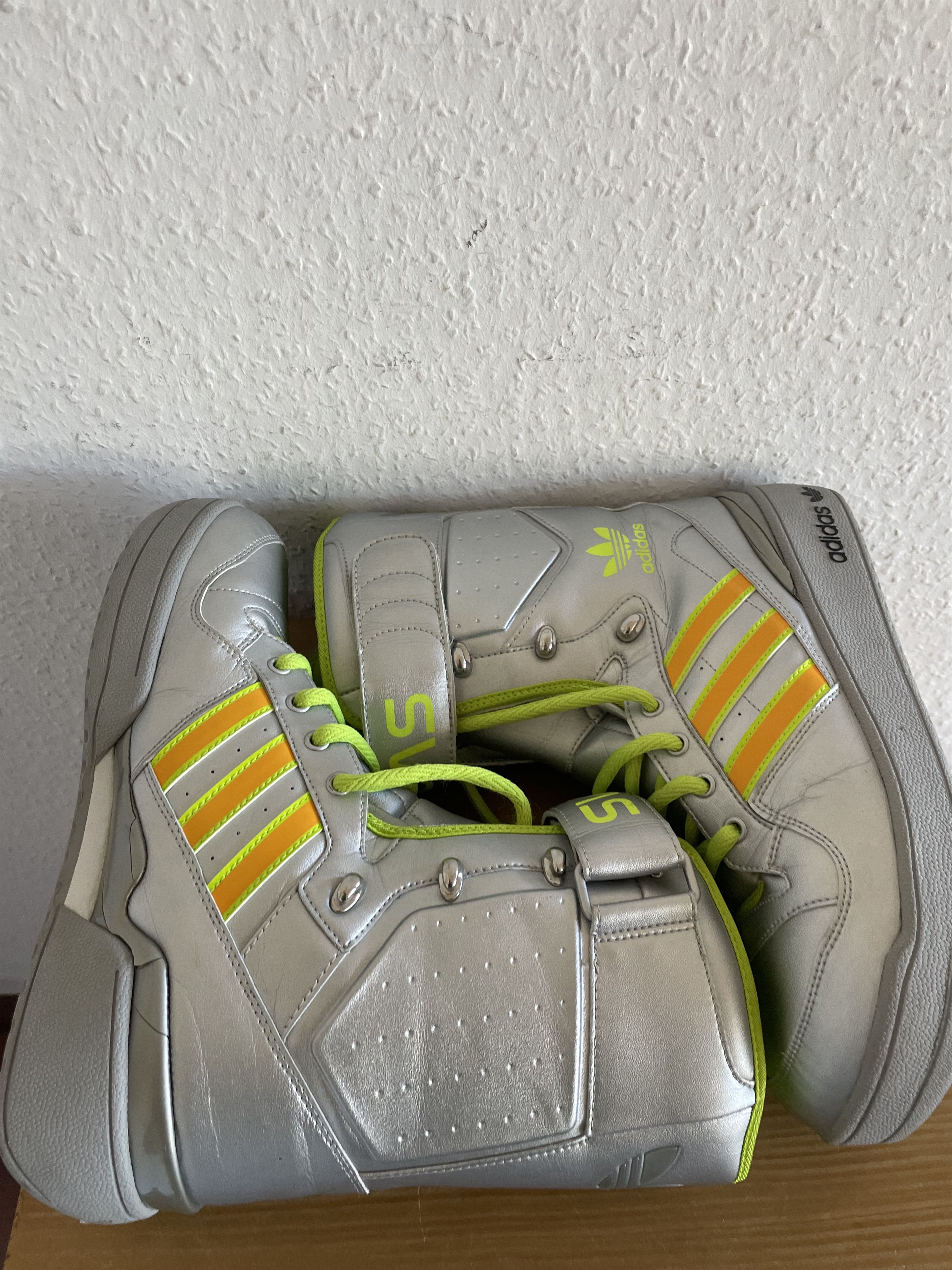 Adidas × Jeremy Scott JS Snow Moon Boot Silver Neon Size US 9.5 / EU 42-43 - 20 Thumbnail