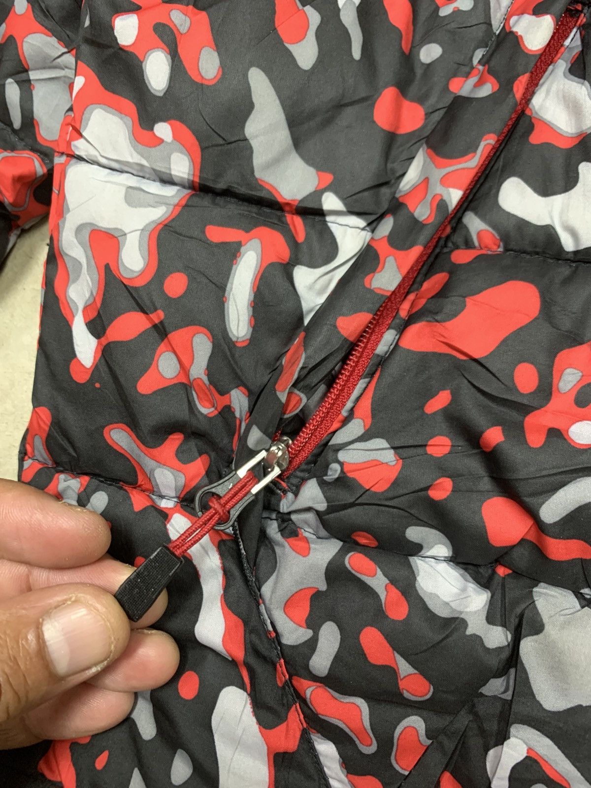 Nike Nike Red Camo Puffer Jacket Size US M / EU 48-50 / 2 - 7 Thumbnail