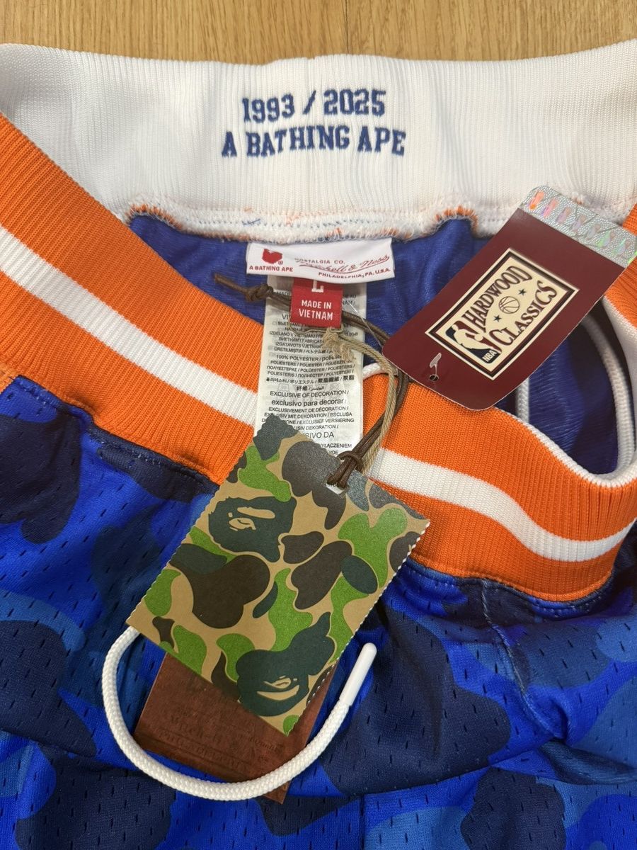 Bape × Mitchell & Ness × NBA BAPE X M&N NBA - NEW YORK KNICKS SWINGMAN SHORTS Size US 34 / EU 50 - 5 Thumbnail