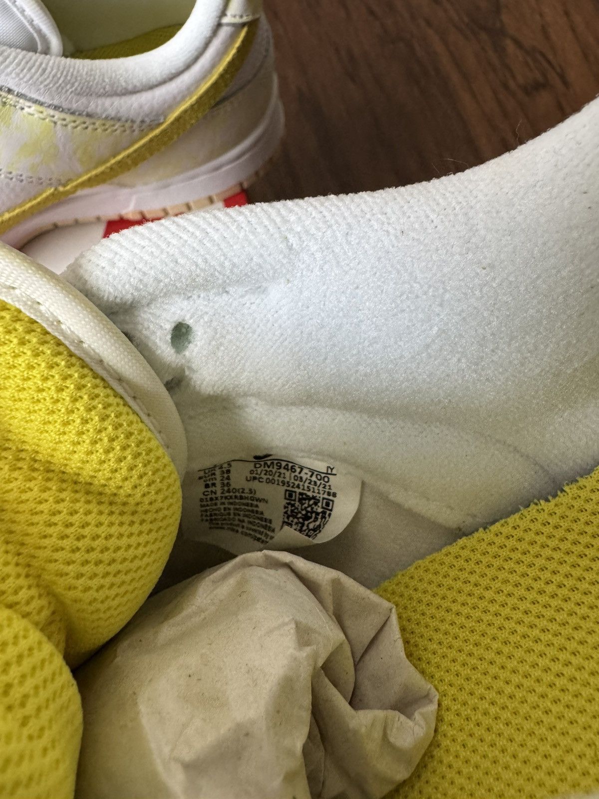 Nike Nike Yellow Strike Dunk Low Size US 7 / IT 37 - 12 Thumbnail
