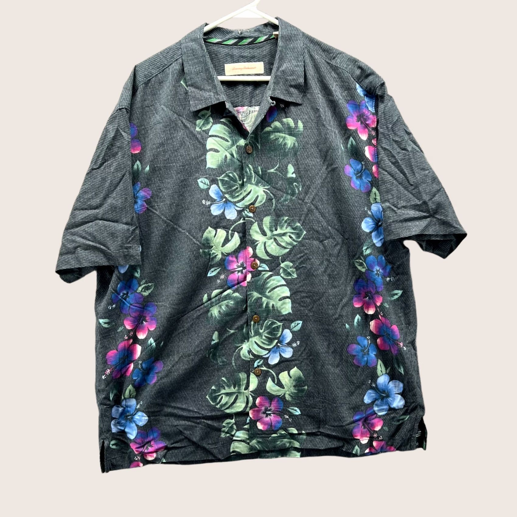 Tommy Bahama Tommy Bahama Shirt XL Gray Floral Silk Button Down Hawaiian Botanic Nightshade Mens Regular Button-Up Collared Classic Hawaiian Theme All Seasons Size US XL / EU 56 / 4 - 1 Thumbnail