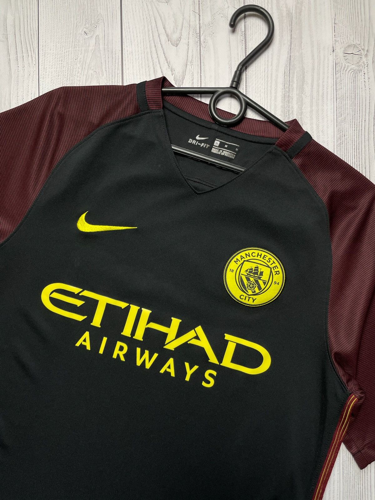 Nike × Vintage Vintage Nike Manchester City soccer jersey black rare size M Size US M / EU 48-50 / 2 - 2 Thumbnail
