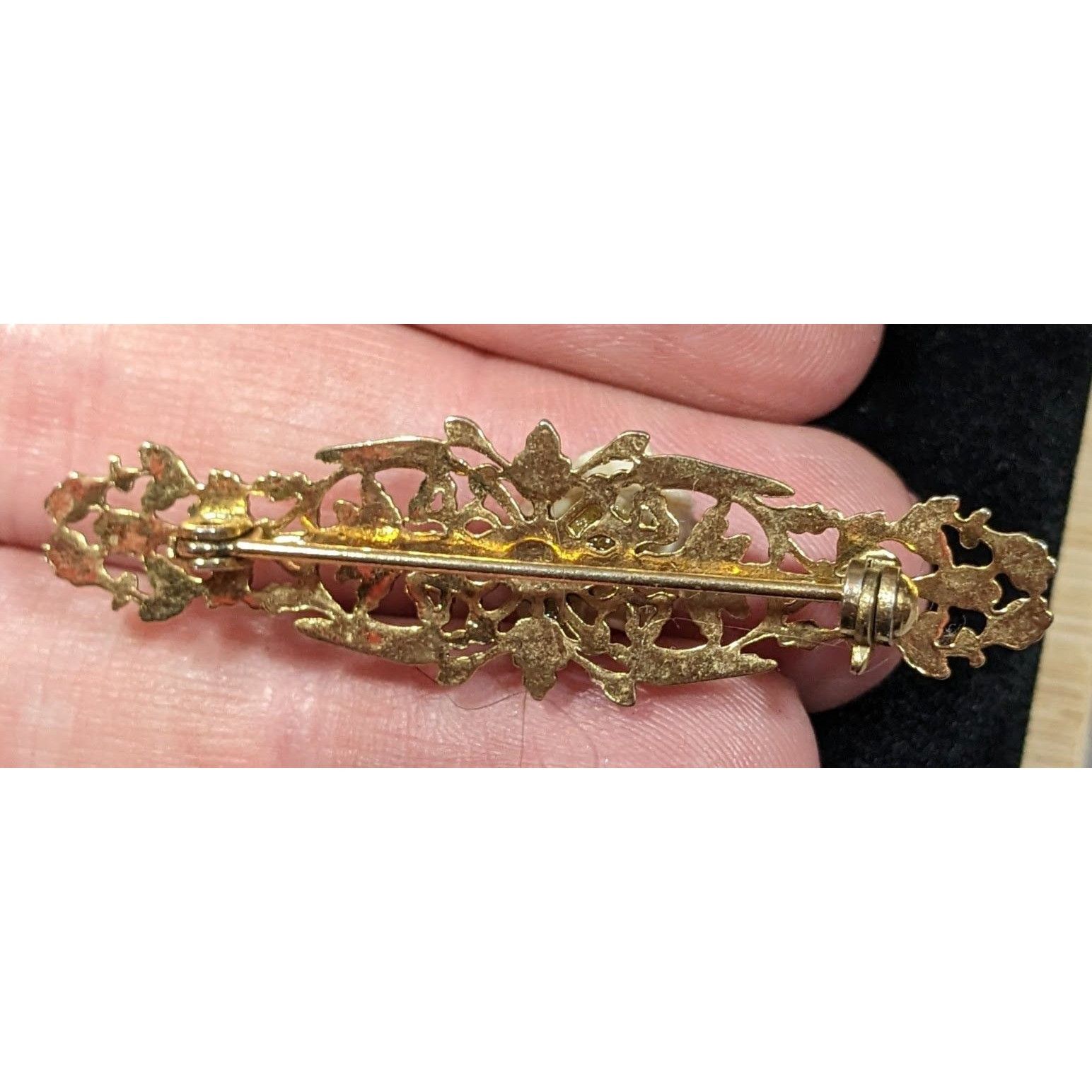 Other Vintage Victorian Style Rose Embellished Gold Tone Filigree Size ONE SIZE - 4 Thumbnail