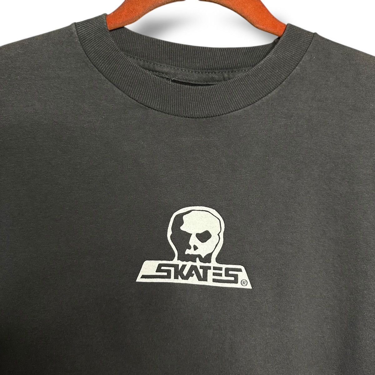 Vintage Vintage Skull Skates Skateboarding Backhit LS Tshirt Size US S / EU 44-46 / 1 - 5 Thumbnail