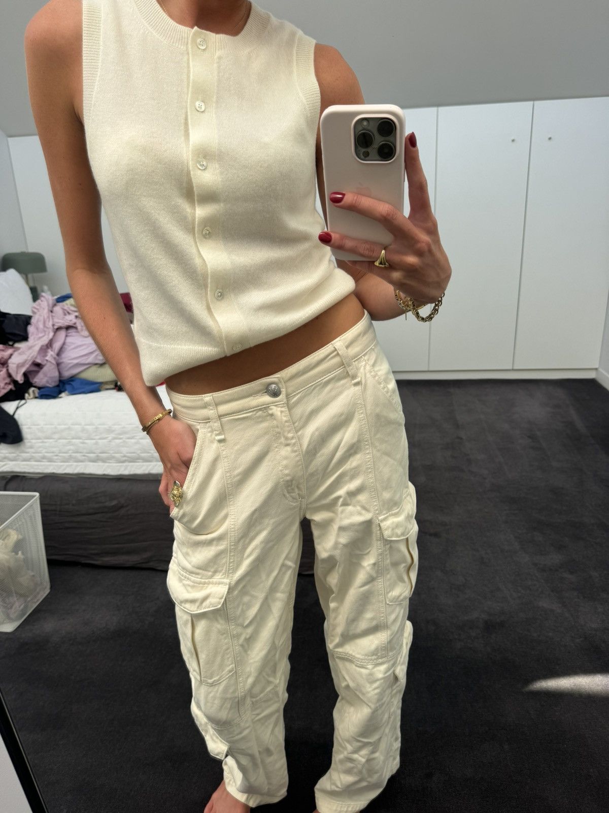 Rag & Bone Rag & Bone Cailyn Straight-Leg Cargo Jeans in Ecru Size 24" / US 00 / IT 34 - 4 Thumbnail
