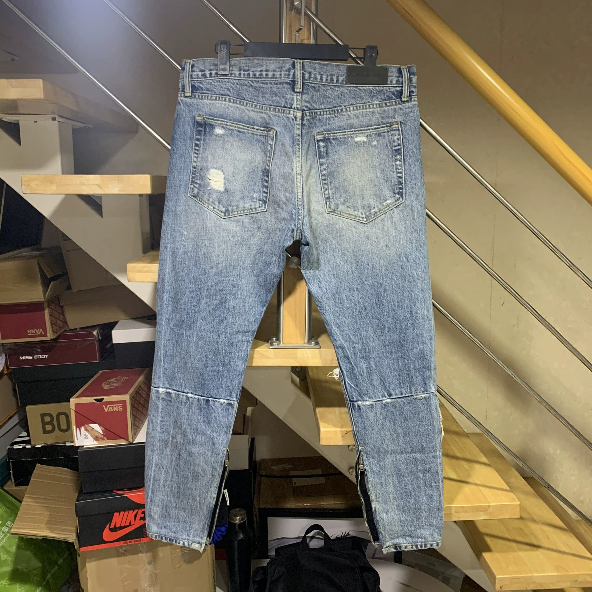 Fear of God Fear of God main line, Season 4, distressed blue jeans Size US 34 / EU 50 - 2 Thumbnail