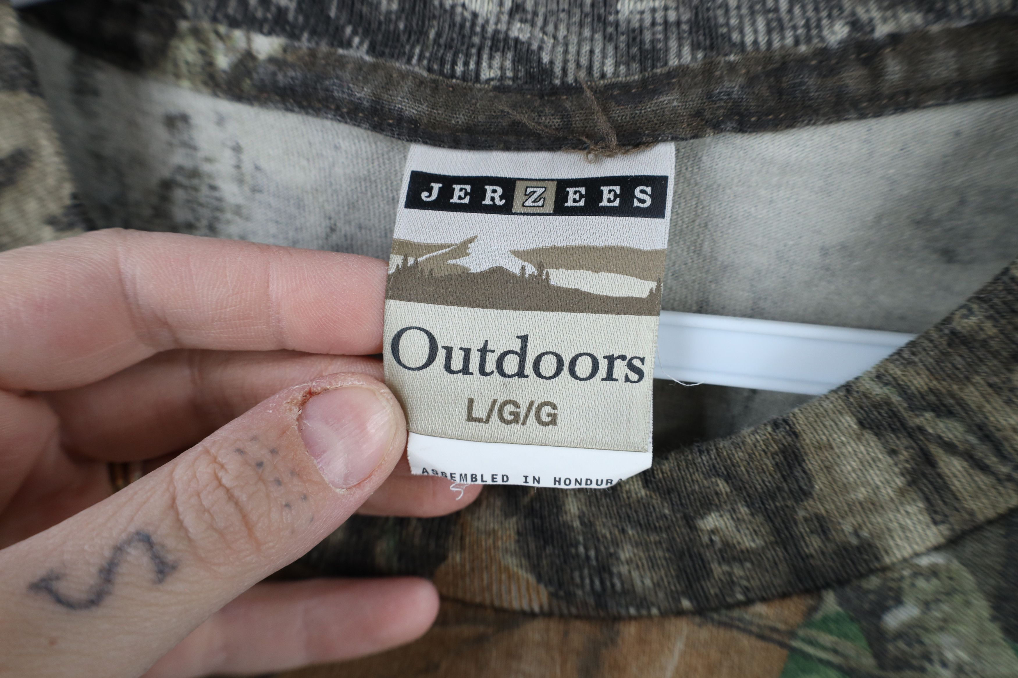 Vintage Vintage 90s Jerzees Camouflage Long Sleeve T-Shirt Cotton Size US L / EU 52-54 / 3 - 4 Thumbnail