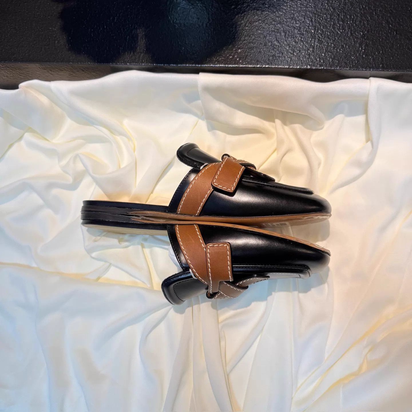 Loewe Loewe Black/Brown Knotted Mules Size 36 New nh3058 Size US 5.5 / IT 35.5 - 5 Thumbnail