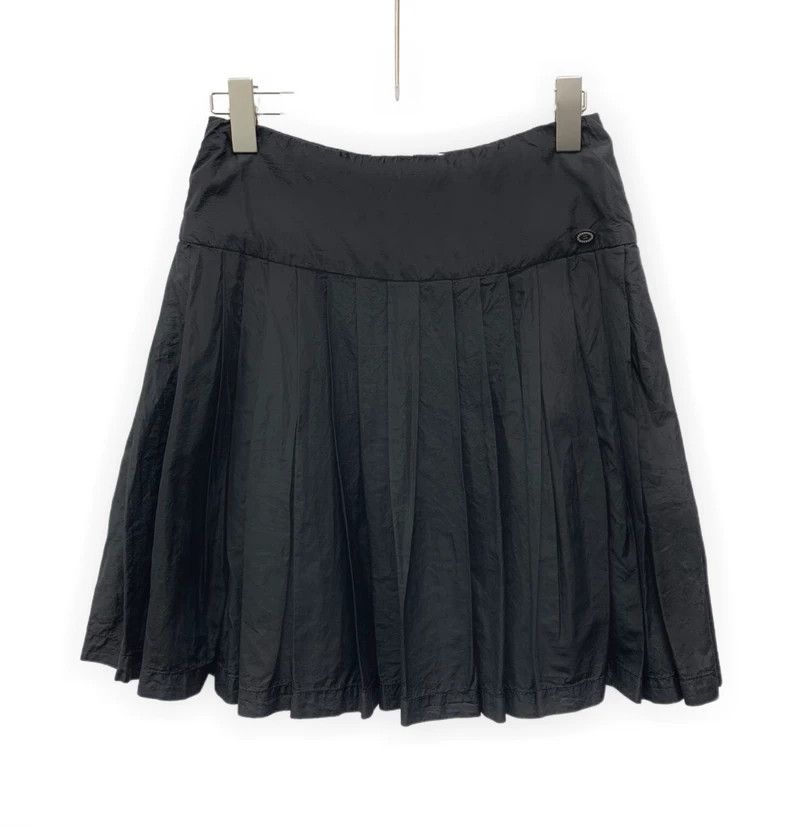 Chanel Chanel Black logo logo silk casual pleated skirt short ski Size 25" / US 0 / IT 36 - 1 Thumbnail