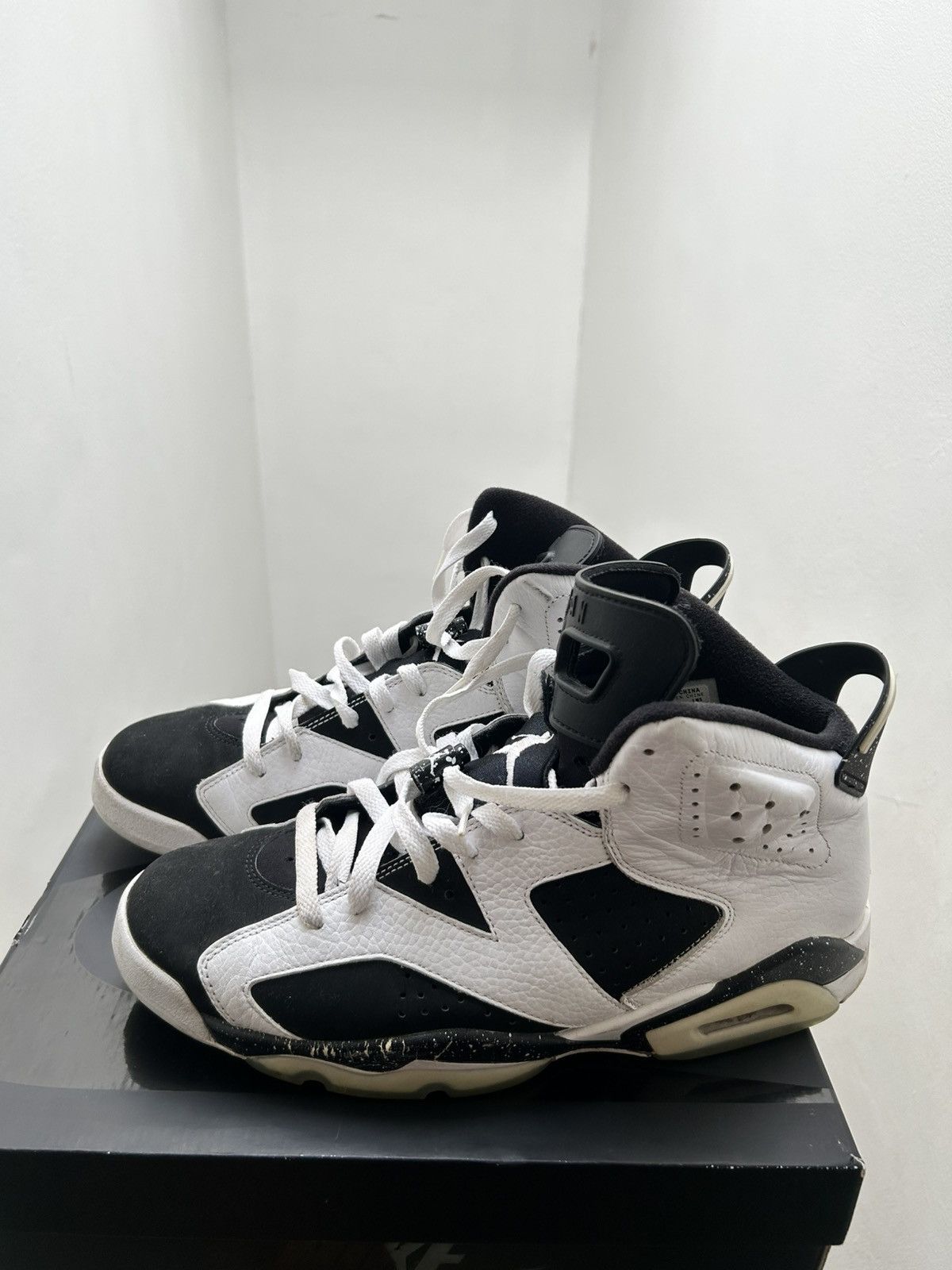Jordan Brand Jordan 6 retro oreo Size US 12 / EU 45 - 1 Thumbnail