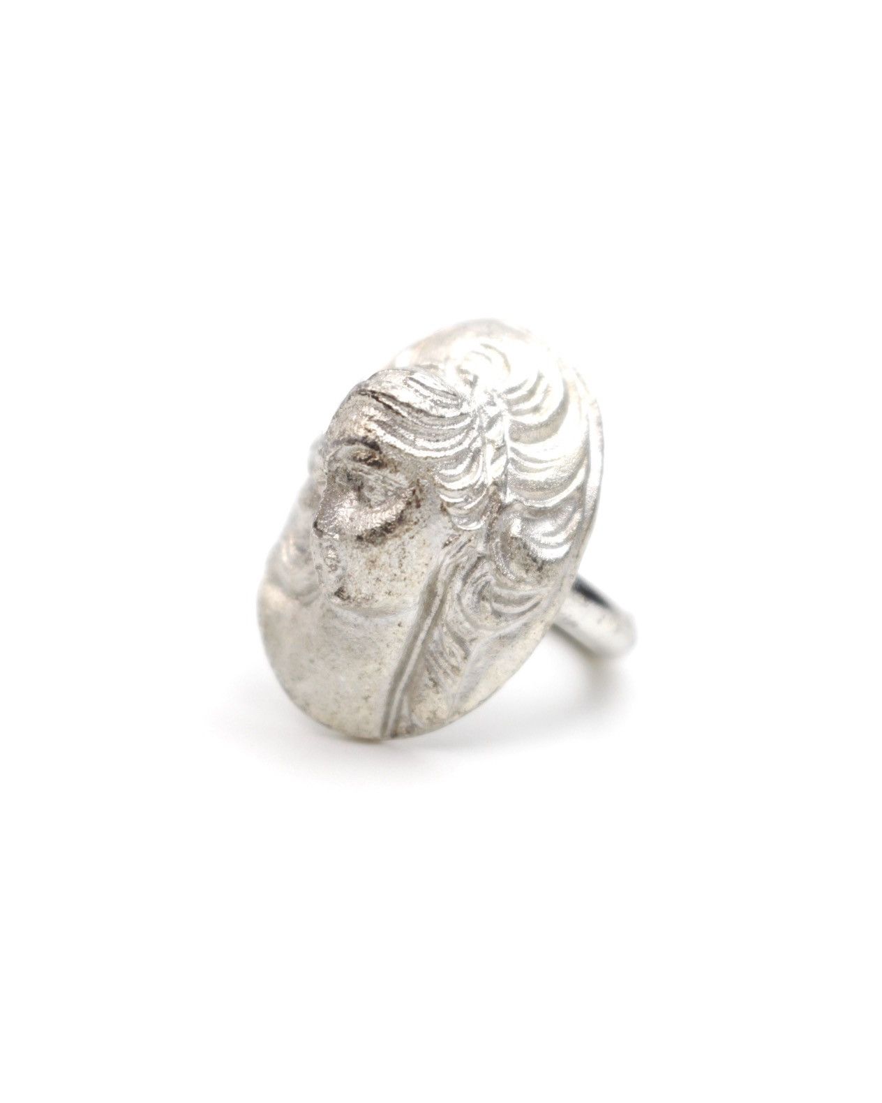 2000S JAPANESE MADE SCULPTED LADY CAMEO RING