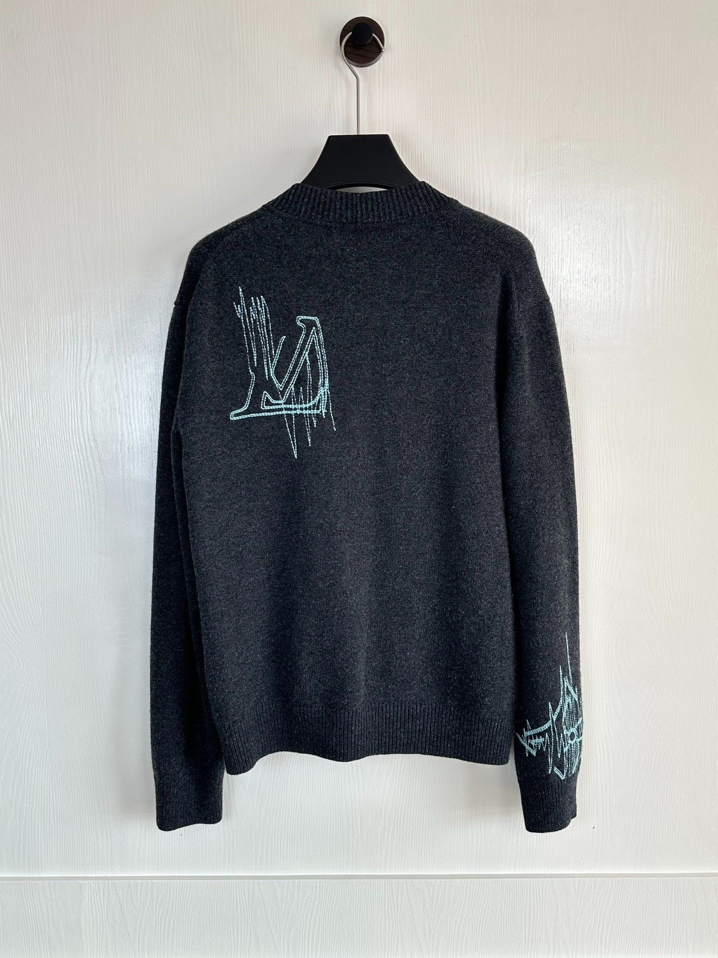Louis Vuitton Louis Vuitton Embroidered Three-Flower Knit Cardigan Size US XXS / EU 40 - 2 Thumbnail