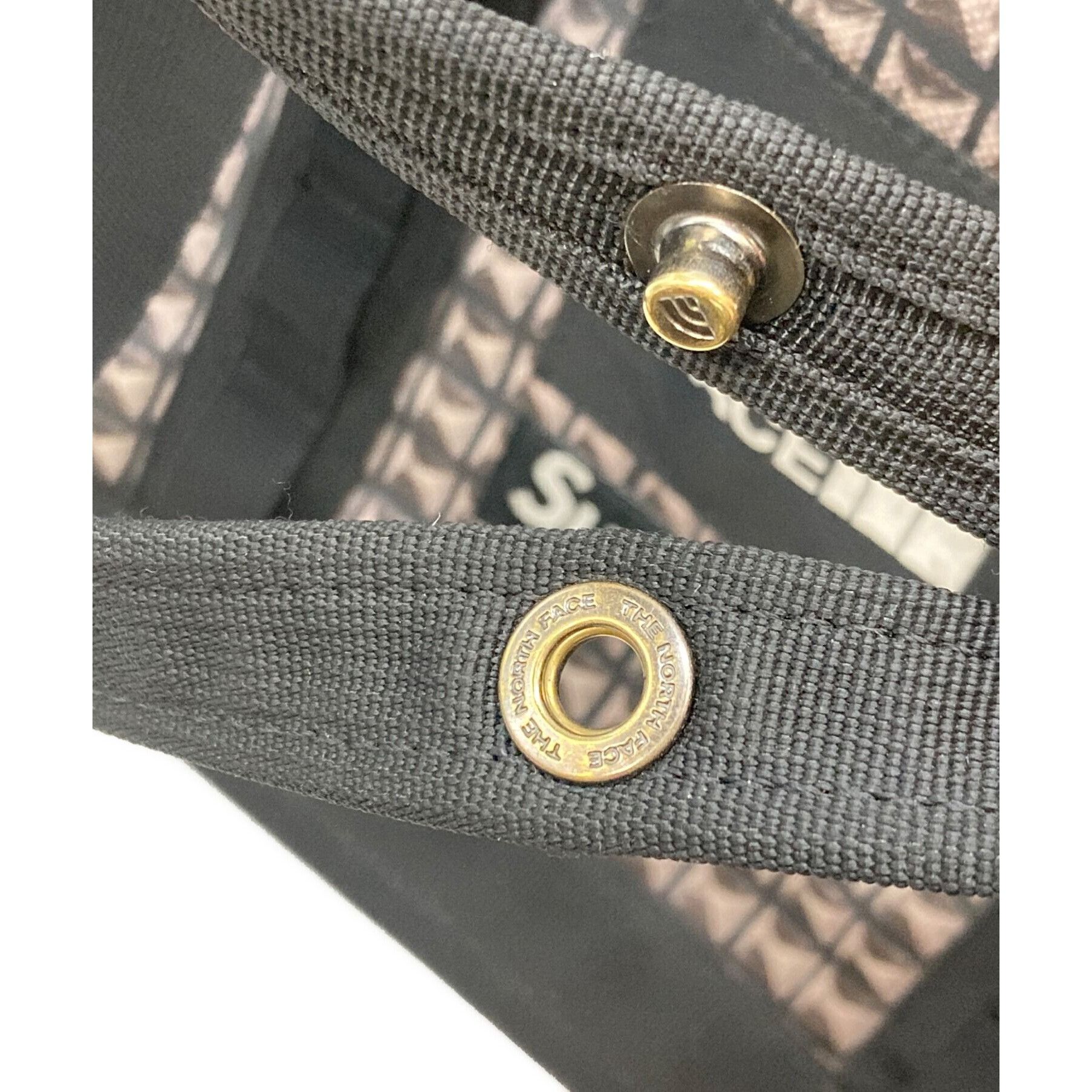 Supreme × The North Face SUPREME × THE NORTH FACE Studded Explore Utility Tote Black Size ONE SIZE - 6 Thumbnail