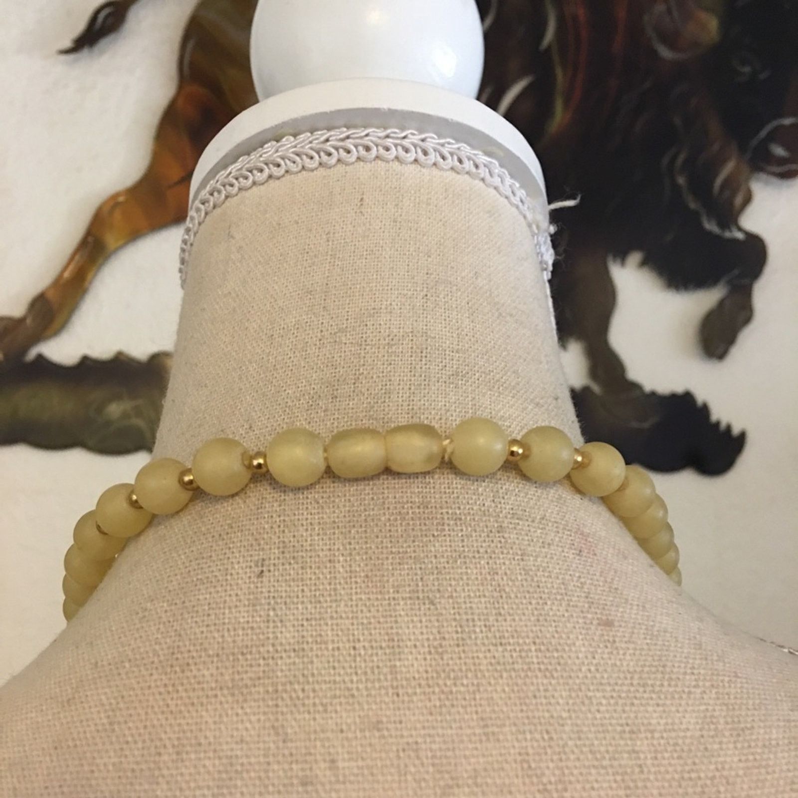 Vintage Vintage golden lucite bead long necklace Size ONE SIZE - 5 Thumbnail