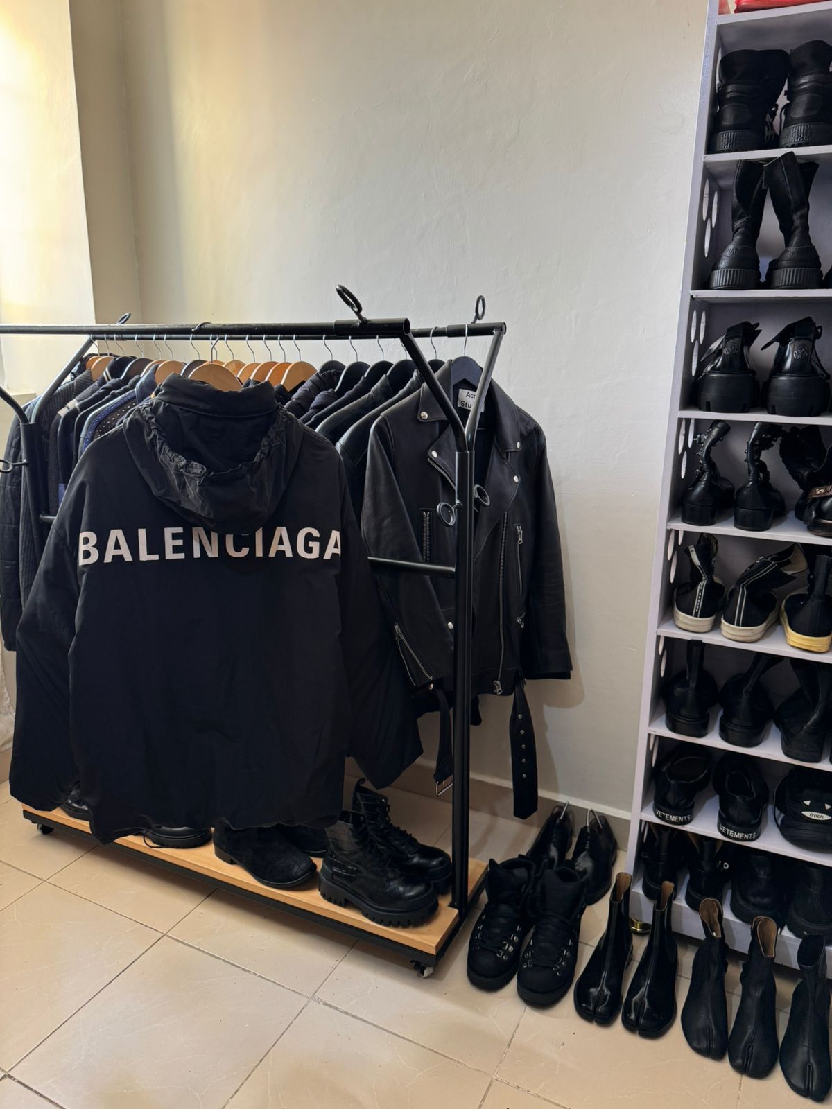 Balenciaga 🕷️💥 Balenciaga back logo jacket Size US M / EU 48-50 / 2 - 5 Thumbnail