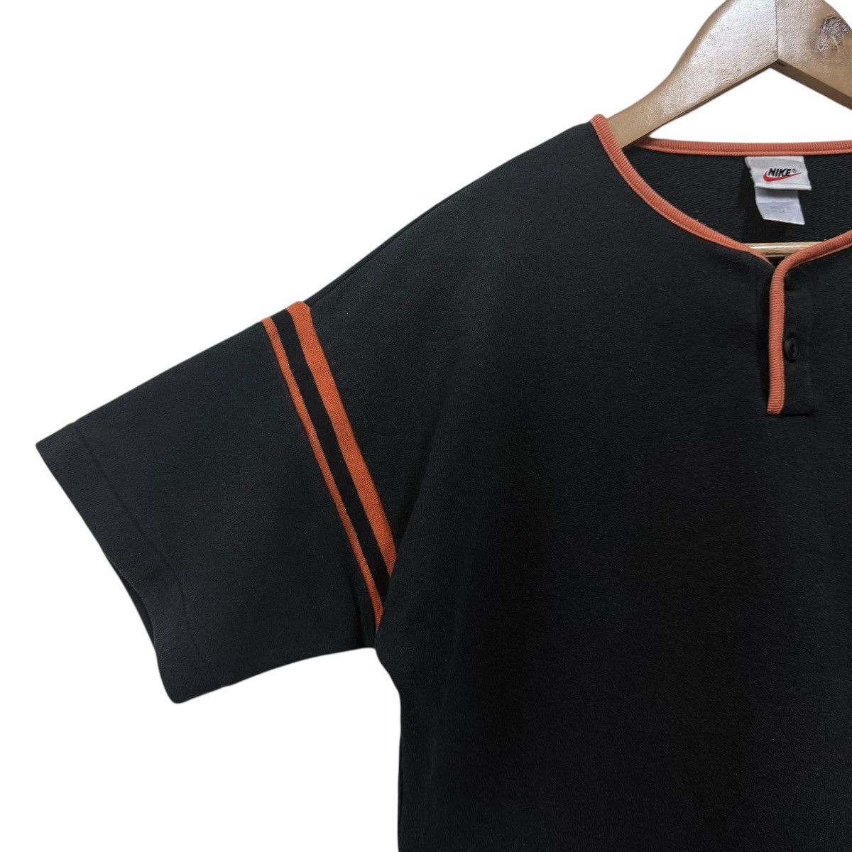 Nike Vintage Nike Small Swoosh Tshirt Size US M / EU 48-50 / 2 - 4 Thumbnail